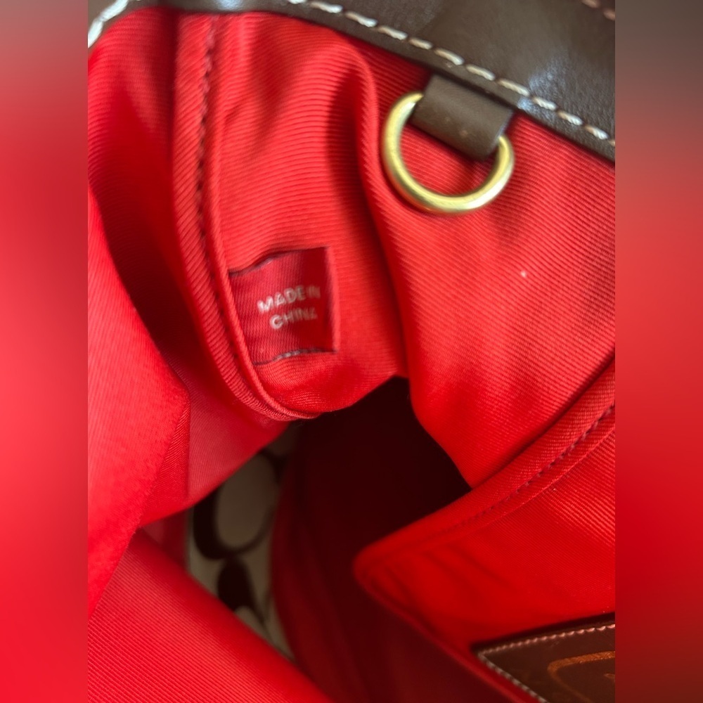 Coach, Y2K shoulder bag, red and brown​​​​ - Picture 12 of 12